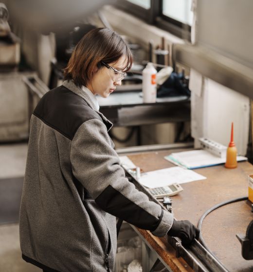 スタッフが作業をしている様子 写真